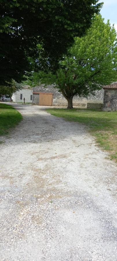 Bed and Breakfast L'Atelier D'Andre Monbahus Esterno foto
